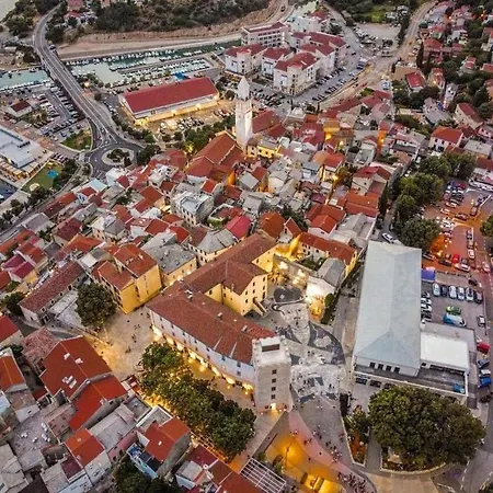 Ana Novi Vinodolski