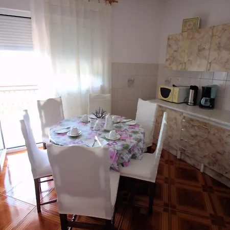 Apartment Ana