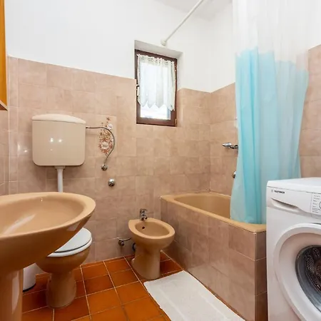 Ana Apartament Novi Vinodolski